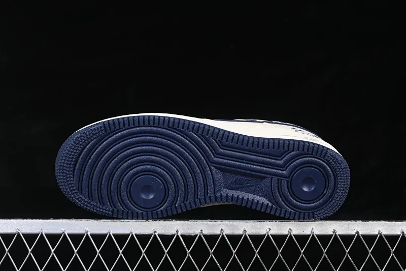 All categories Nk Air Force 1 Air Force series Nk Air Force 1 Low Air Force low-top Nike Air Force 1'07 Low Milky white and blue stitching Air Force 1 low-top casual sneakers NH0601-580